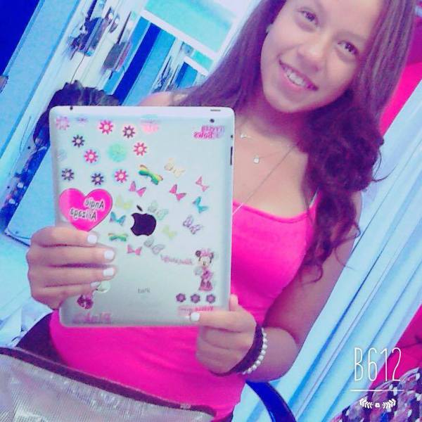 evelyn arizaga ruiz feet 5