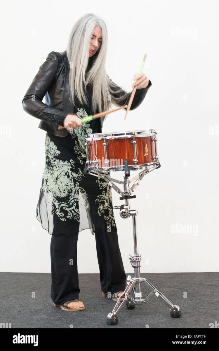 evelyn glennie feet 6