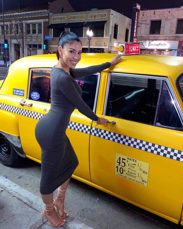 evelyn gonzalez feet 5