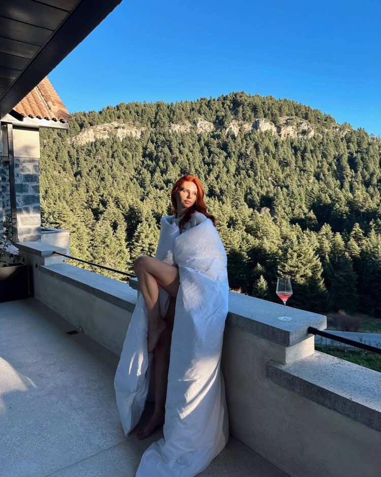 evelyn kazantzoglou feet 2