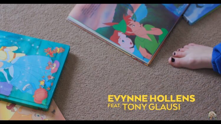 evynne hollens feet 1