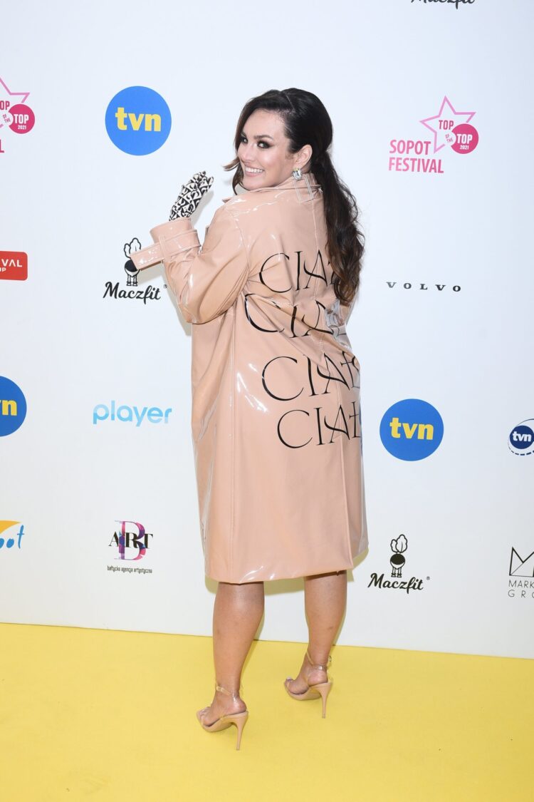 ewa farna feet 1 scaled