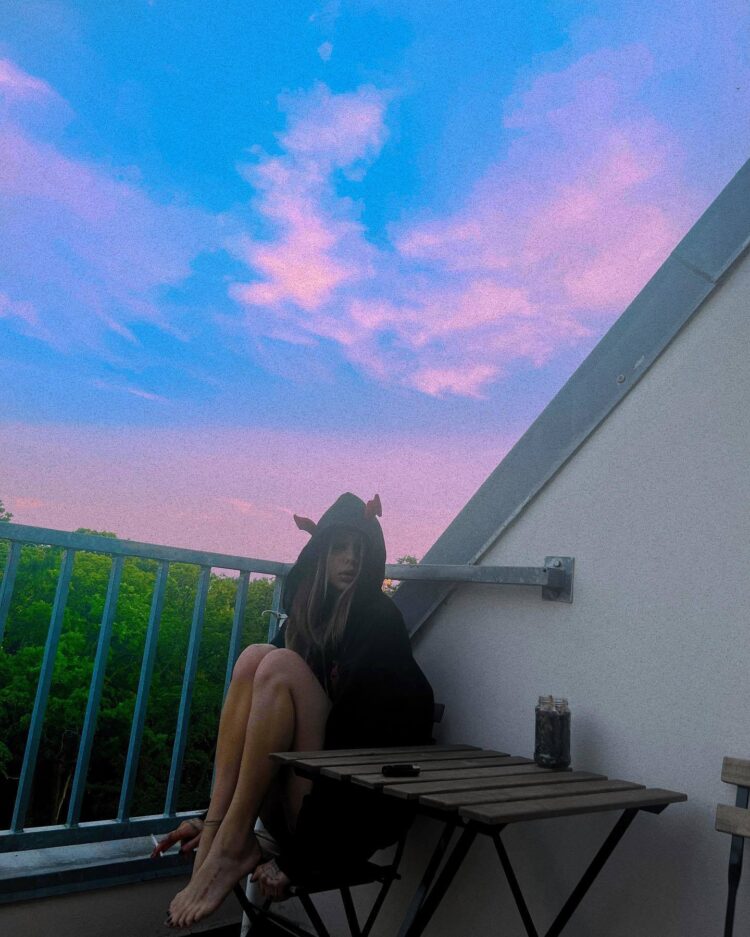 eylul adiguzel feet 4