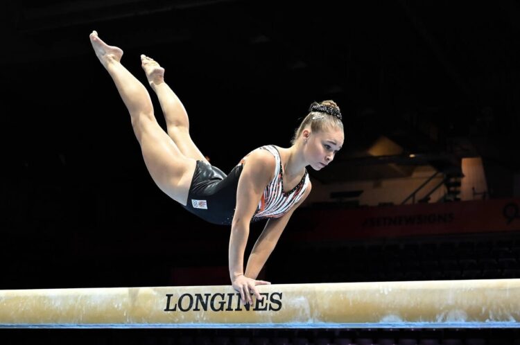 eythora thorsdottir feet 1