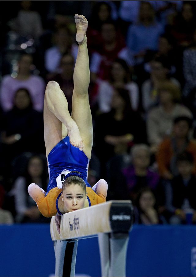 eythora thorsdottir feet 4