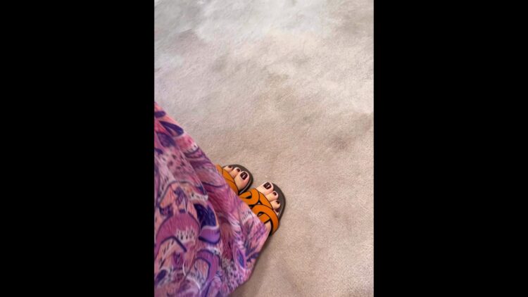 fa la lara feet 2 scaled