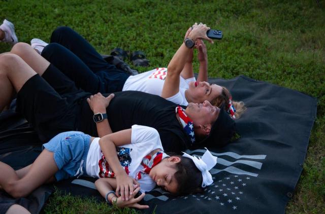 fabiola angulo feet 3