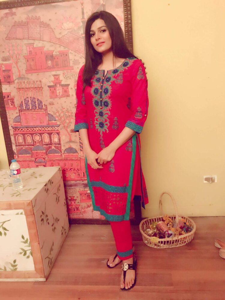 fahmida mirza feet 4