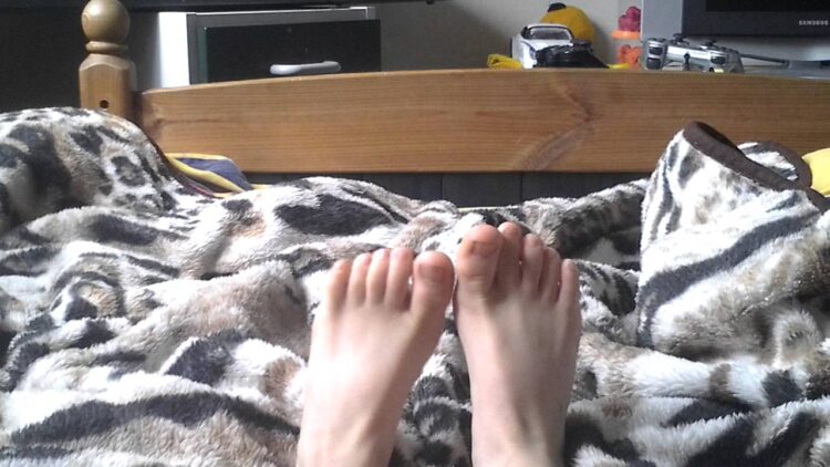 falsesymmetry feet 5