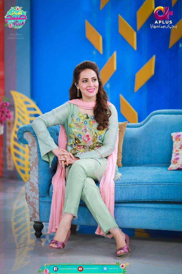 farah bahussain feet 4