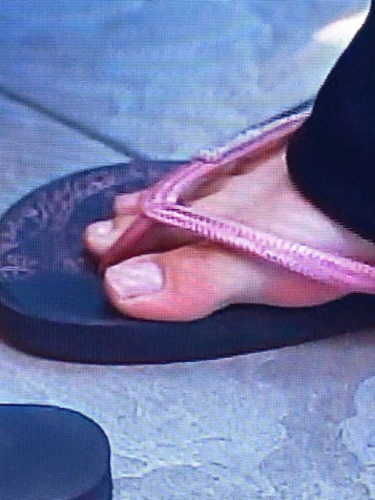 farah nabilah feet 1