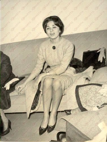 farah pahlavi feet 3