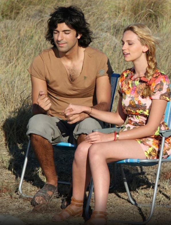 Farah zeynep abdullah öpüşme