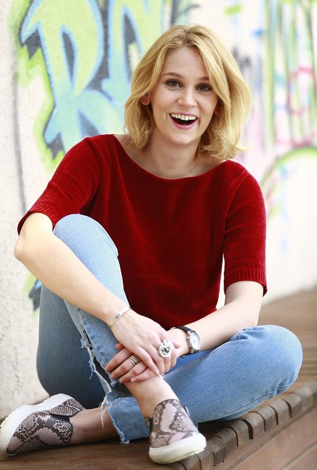 farah zeynep abdullah feet 6