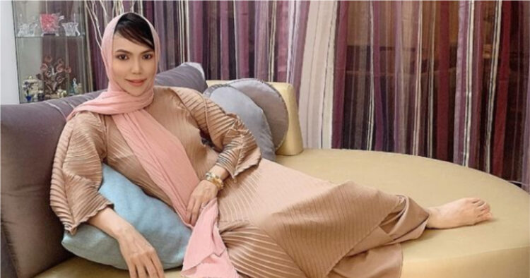 farahdhiya mohd amin feet