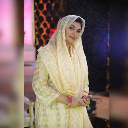 fariha pervez feet 5