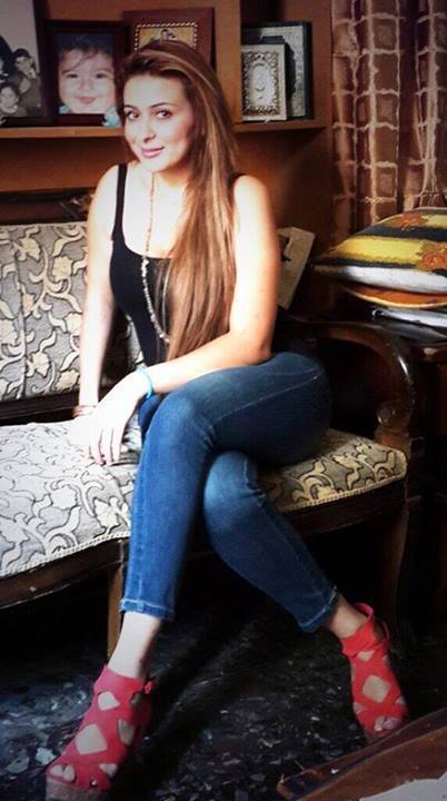 farrah yousef feet 3