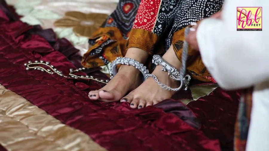 faryal mehmood feet 6