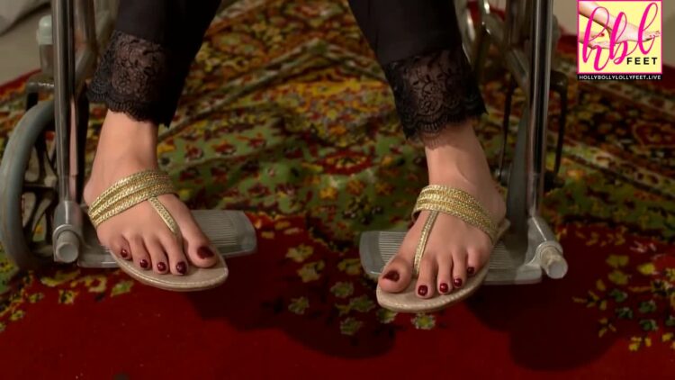 fatima effendi feet 1