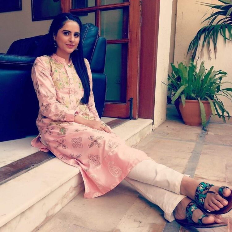 fatima effendi feet 2