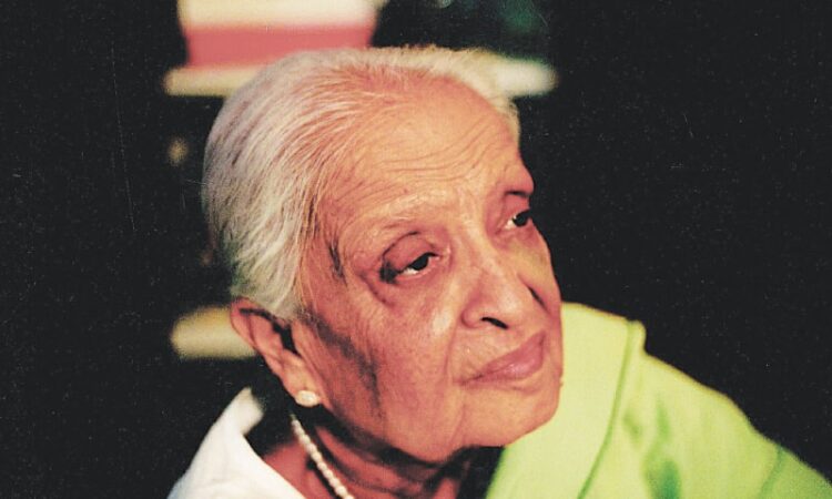 fatima surayya bajia feet