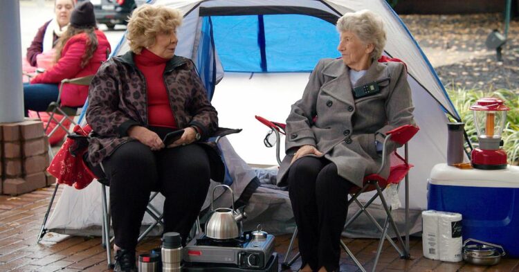 faye chrisley feet 6