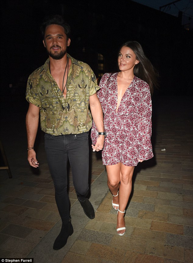 faye colebourn feet 4