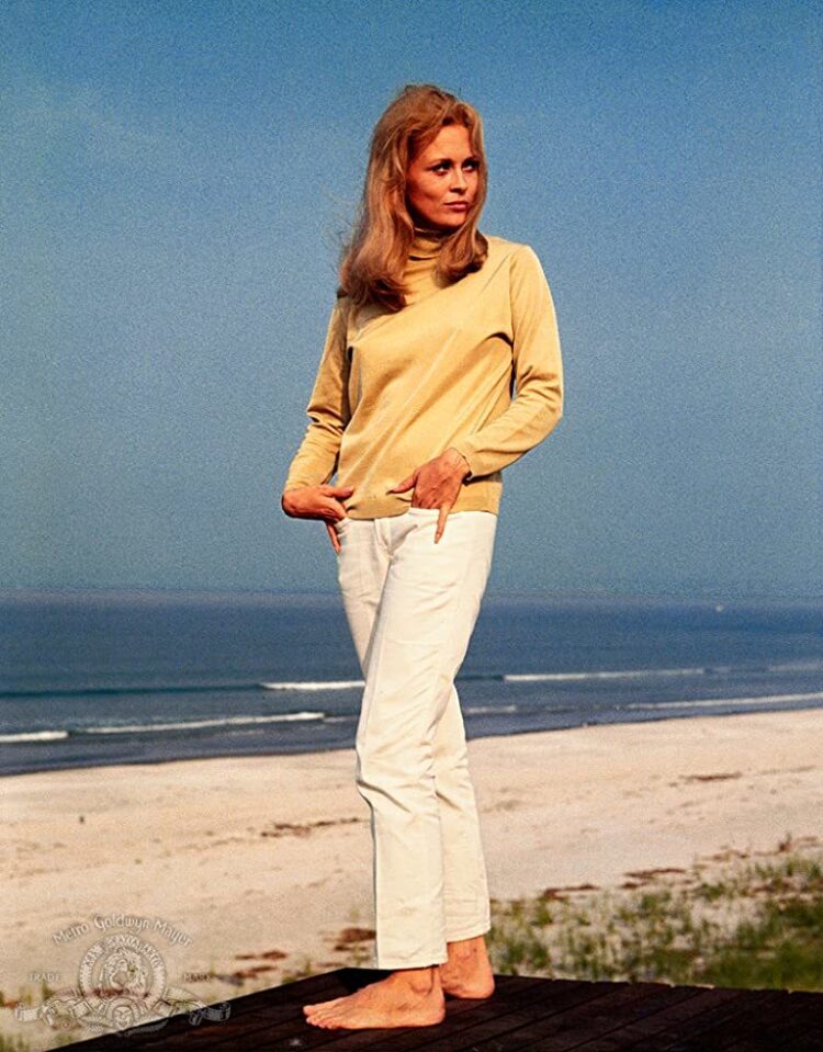 faye dunaway feet 5
