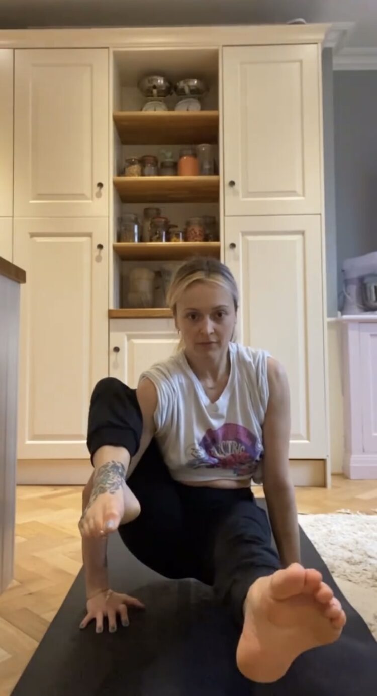 fearne cotton feet 4