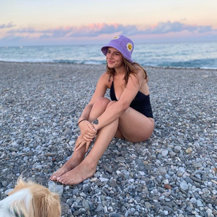 federica carta feet 4