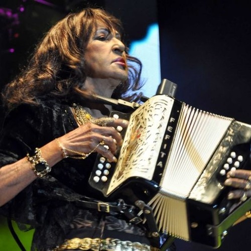 fefita la grande feet 6