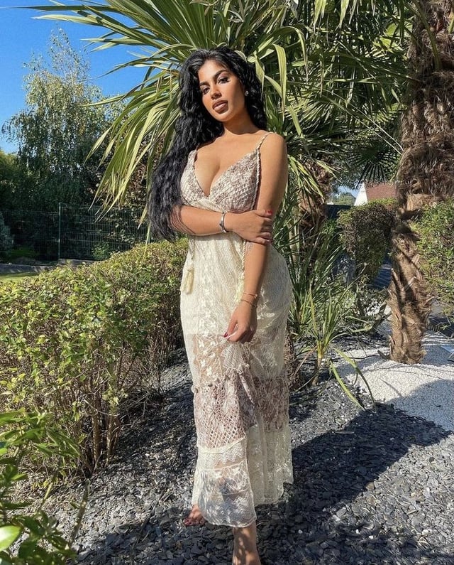 feliccia taskiran feet 2