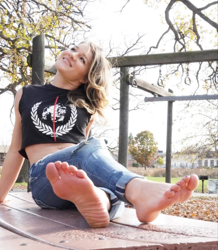 felice herrig feet 4