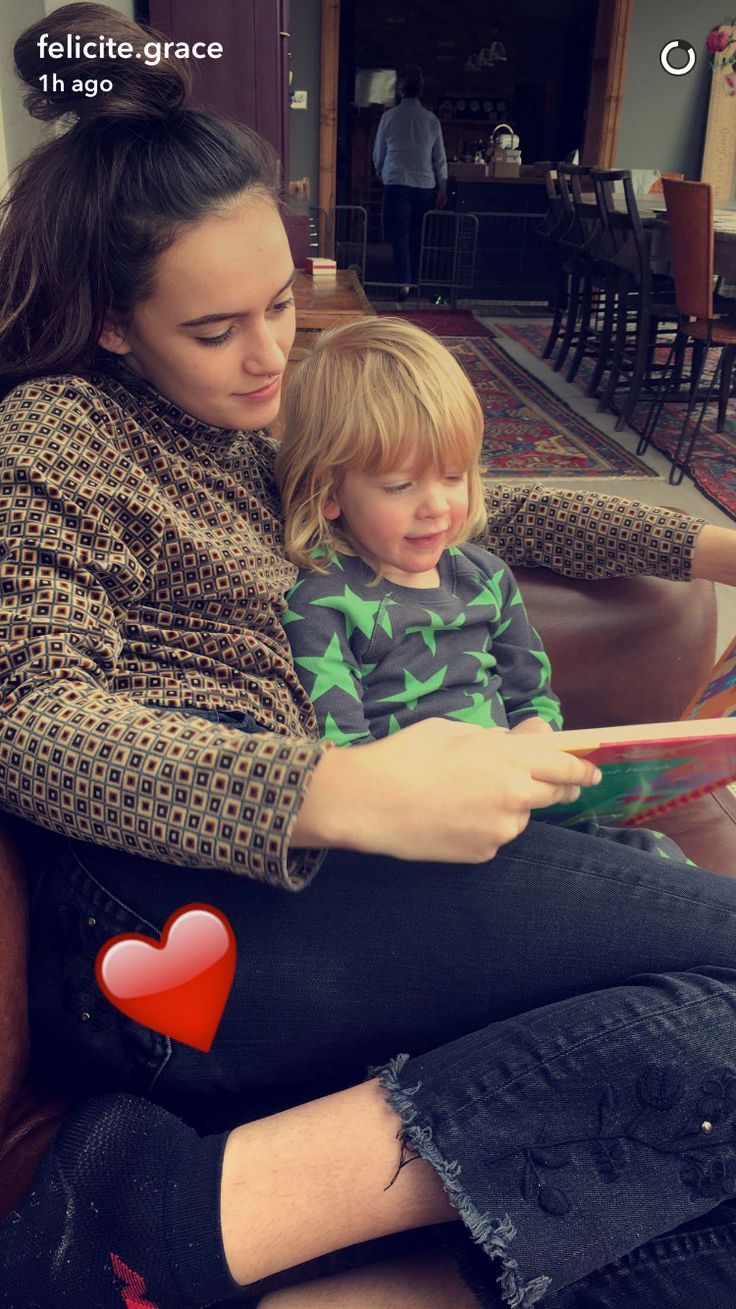 felicite tomlinson feet 2