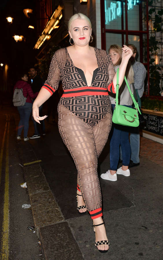 felicity harfin feet 1