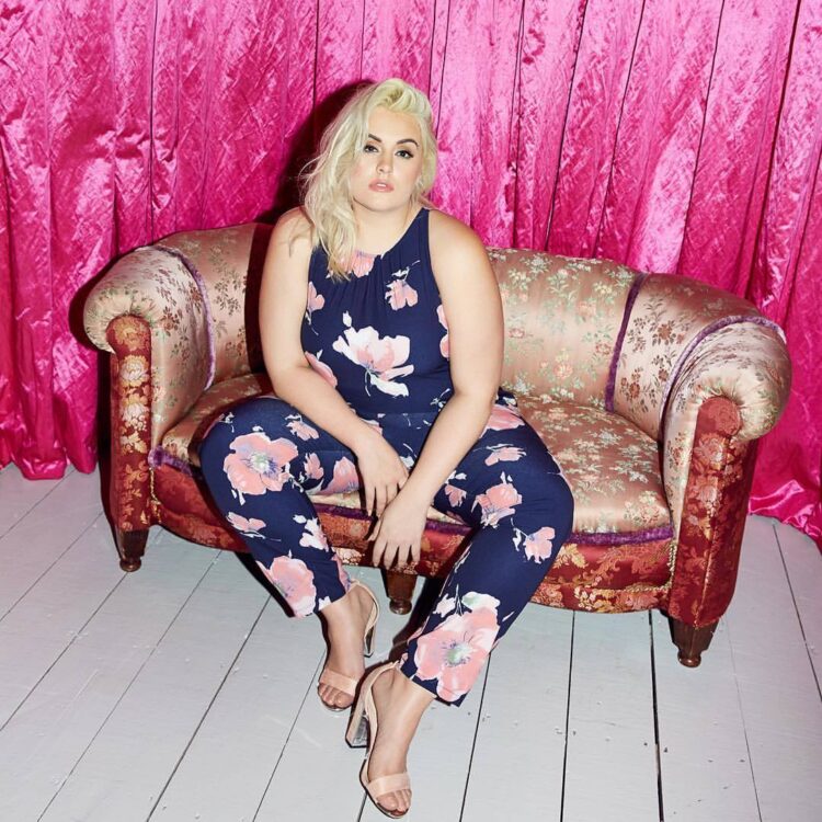 felicity hayward feet 2