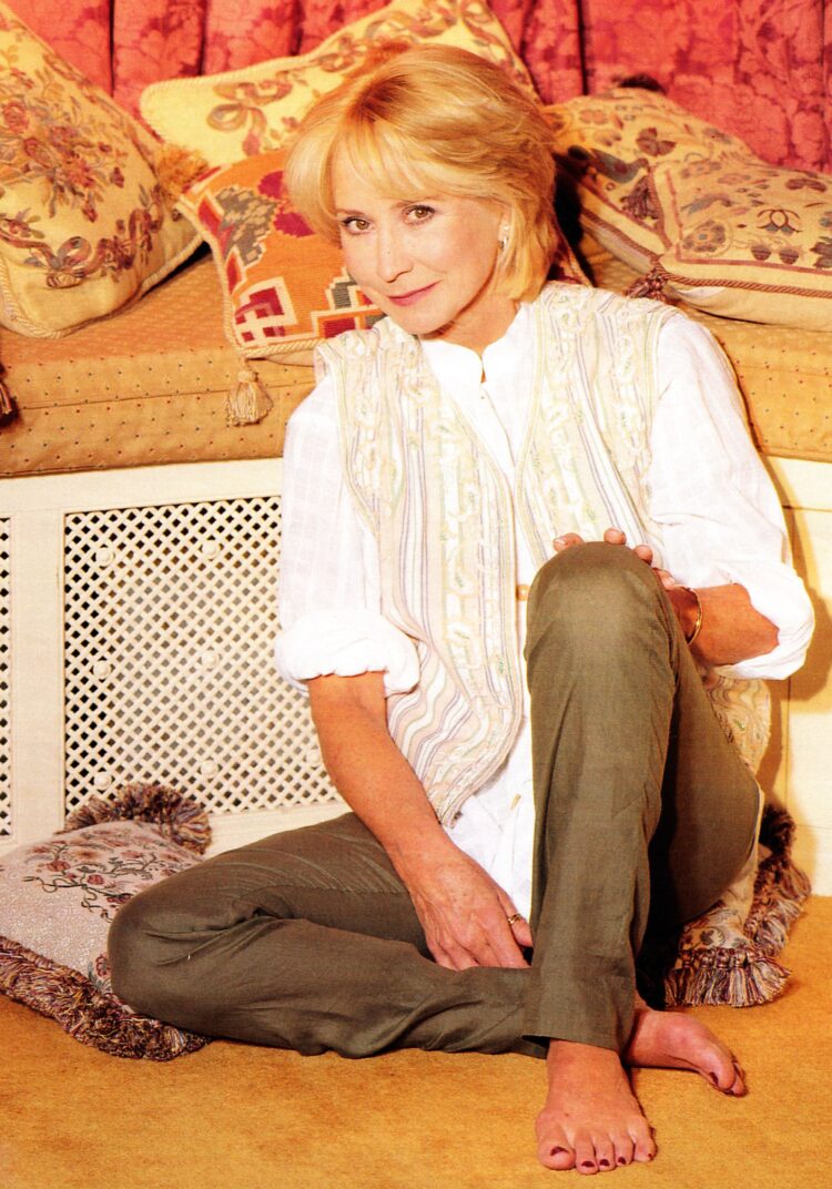 felicity kendal feet 3
