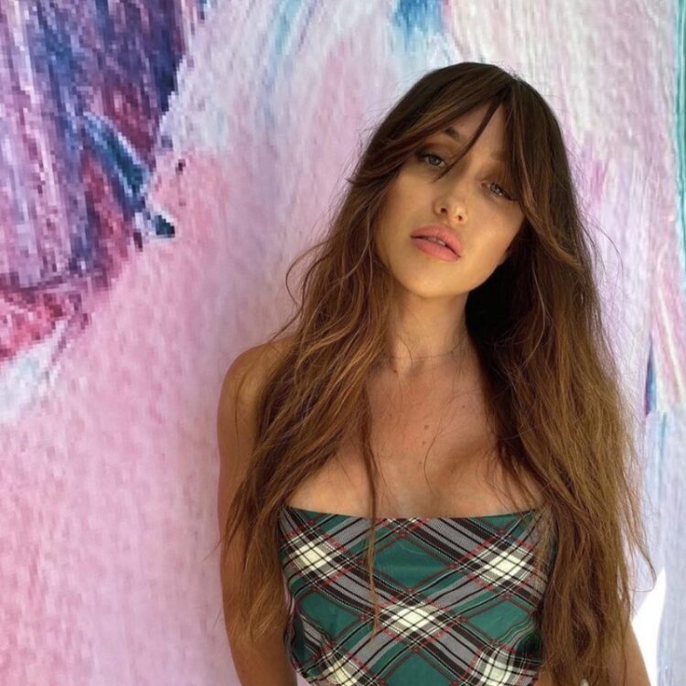 felicity morgan ludlow feet 1