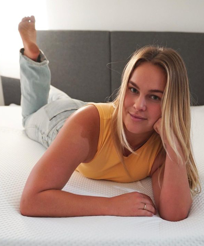 felicity palmateer feet 3