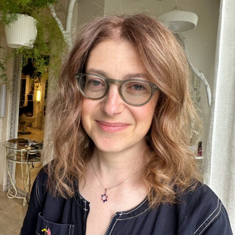 felicity spector feet