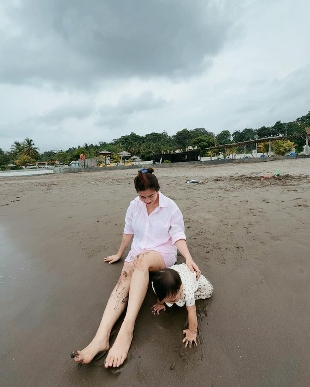 felicya angelista feet