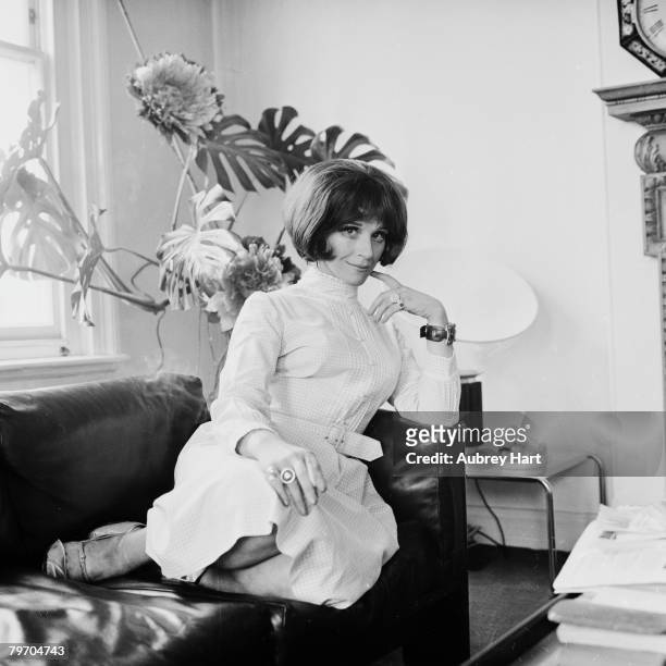 fenella fielding feet 1