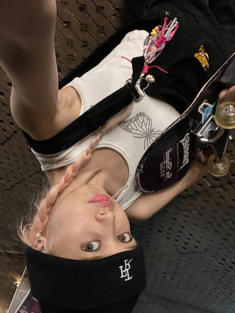 feni fitriyanti feet 4