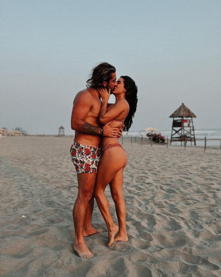 fer de la mora feet 4