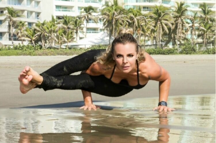 fernanda lopez feet 3