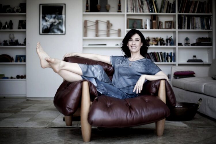 fernanda torres feet 3