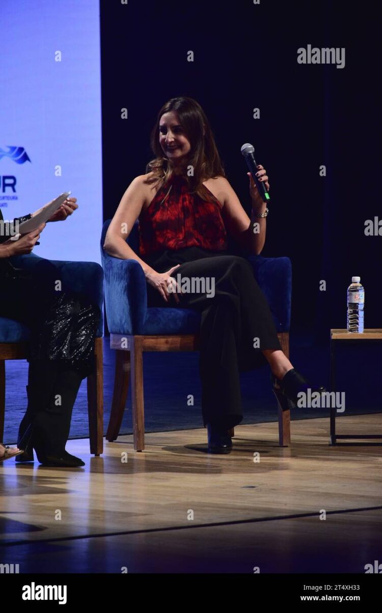 fernanda torres feet 6