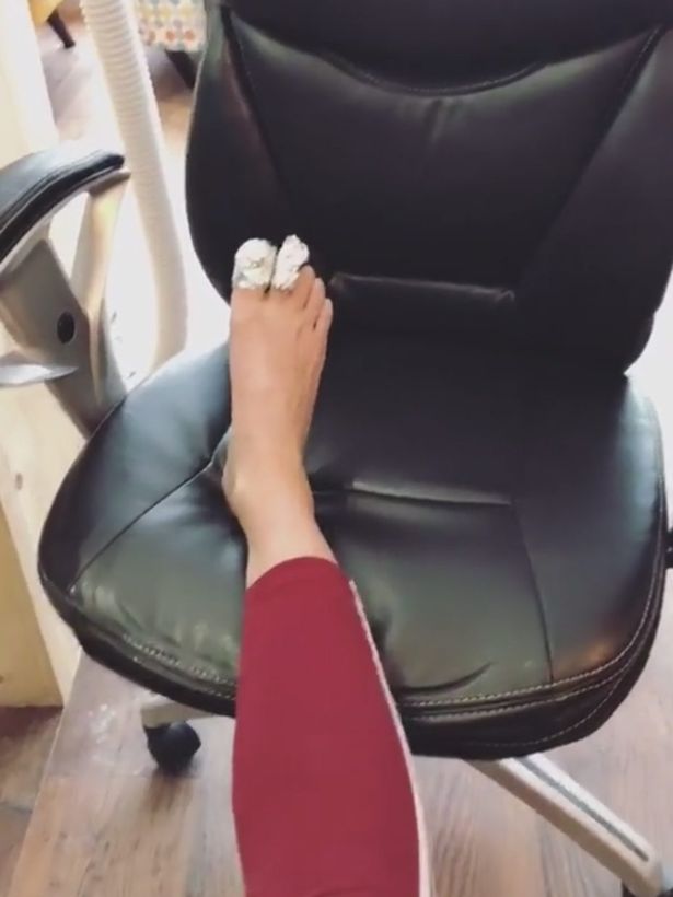 ferne mccann feet 4