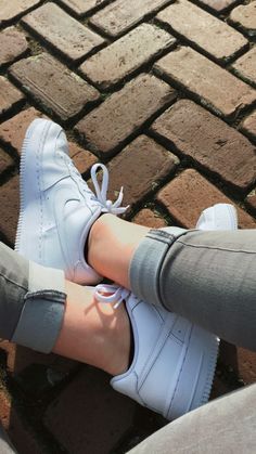 feyza hakyemez feet 4