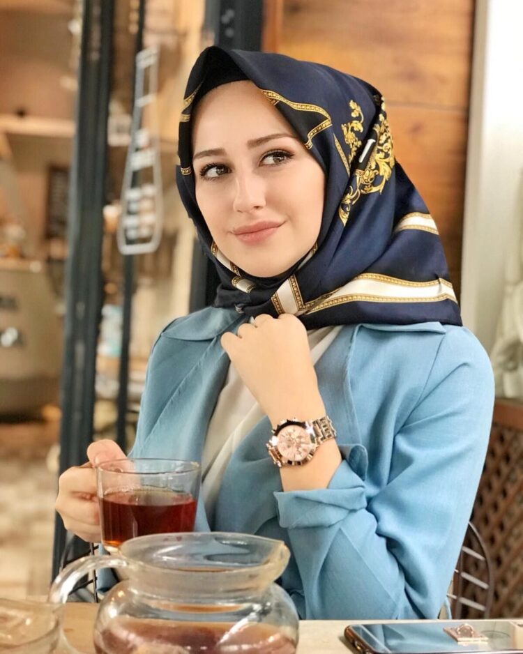 feyza hakyemez feet 6